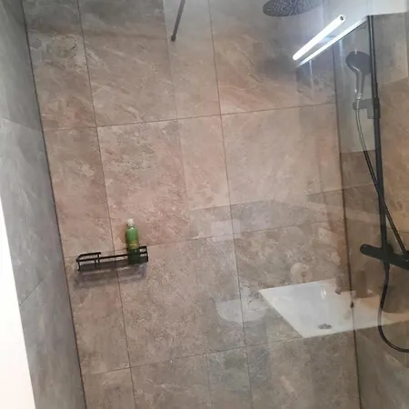 By Bruno Apartmán *